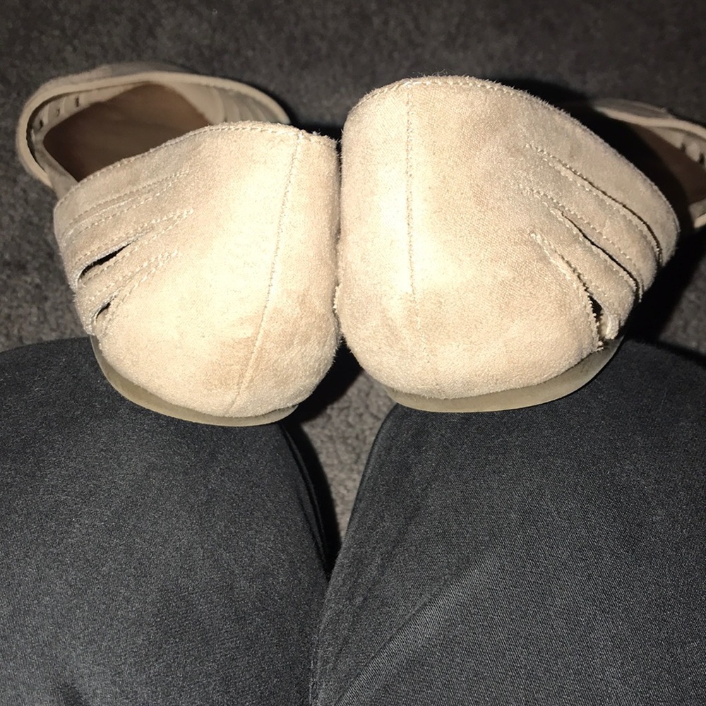 Cream suede flat shoes - Picture 4 of 4